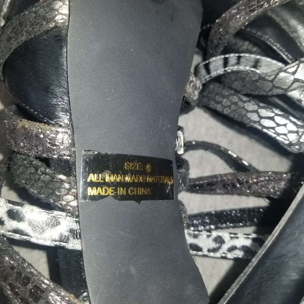 Shoes - Picture 5 of 6